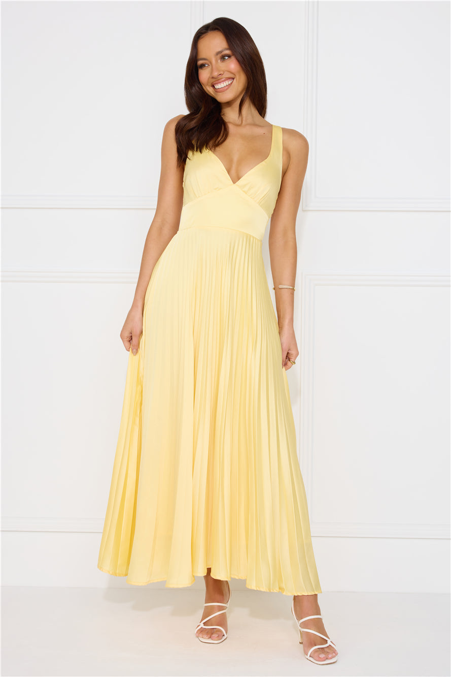 Amelia | Elegant Kjole i Solens Stråler