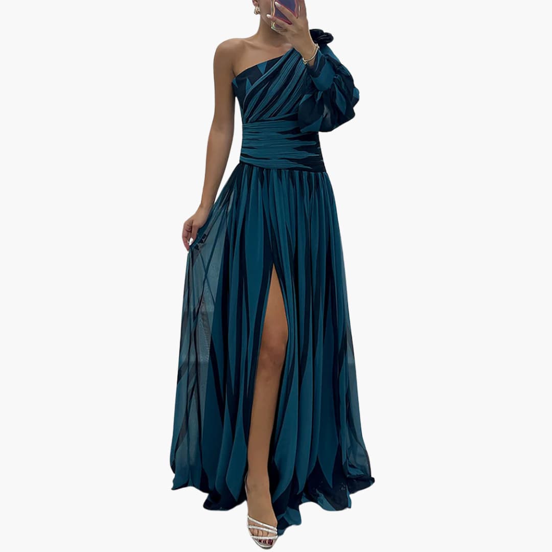 Carla – Elegant Maxi Kjole med Én Strop og Stribet Mønster