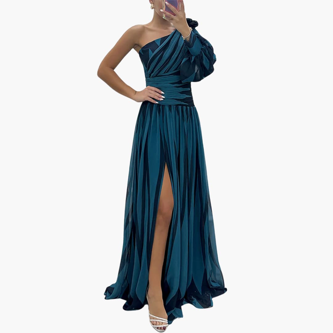 Carla – Elegant Maxi Kjole med Én Strop og Stribet Mønster
