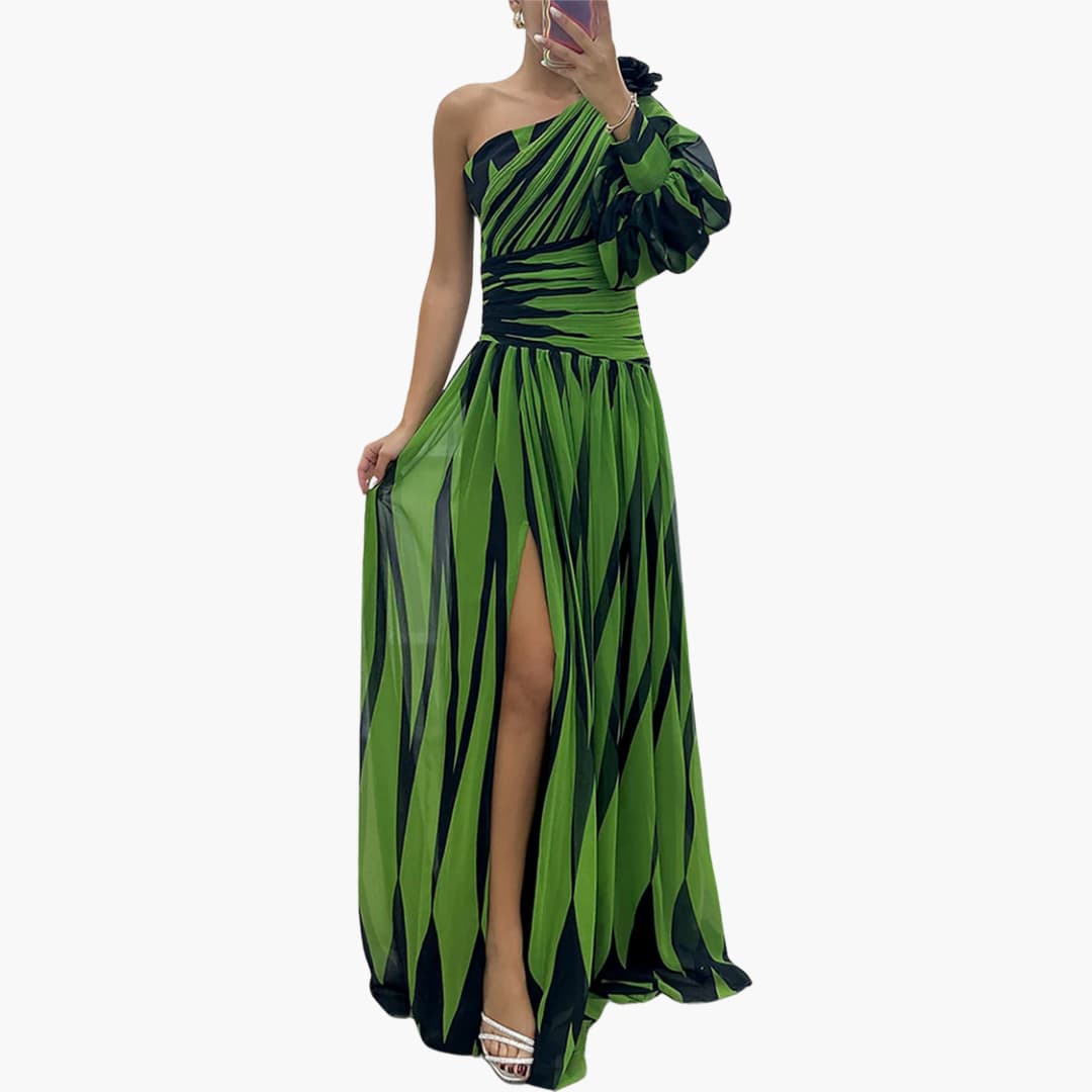 Carla – Elegant Maxi Kjole med Én Strop og Stribet Mønster
