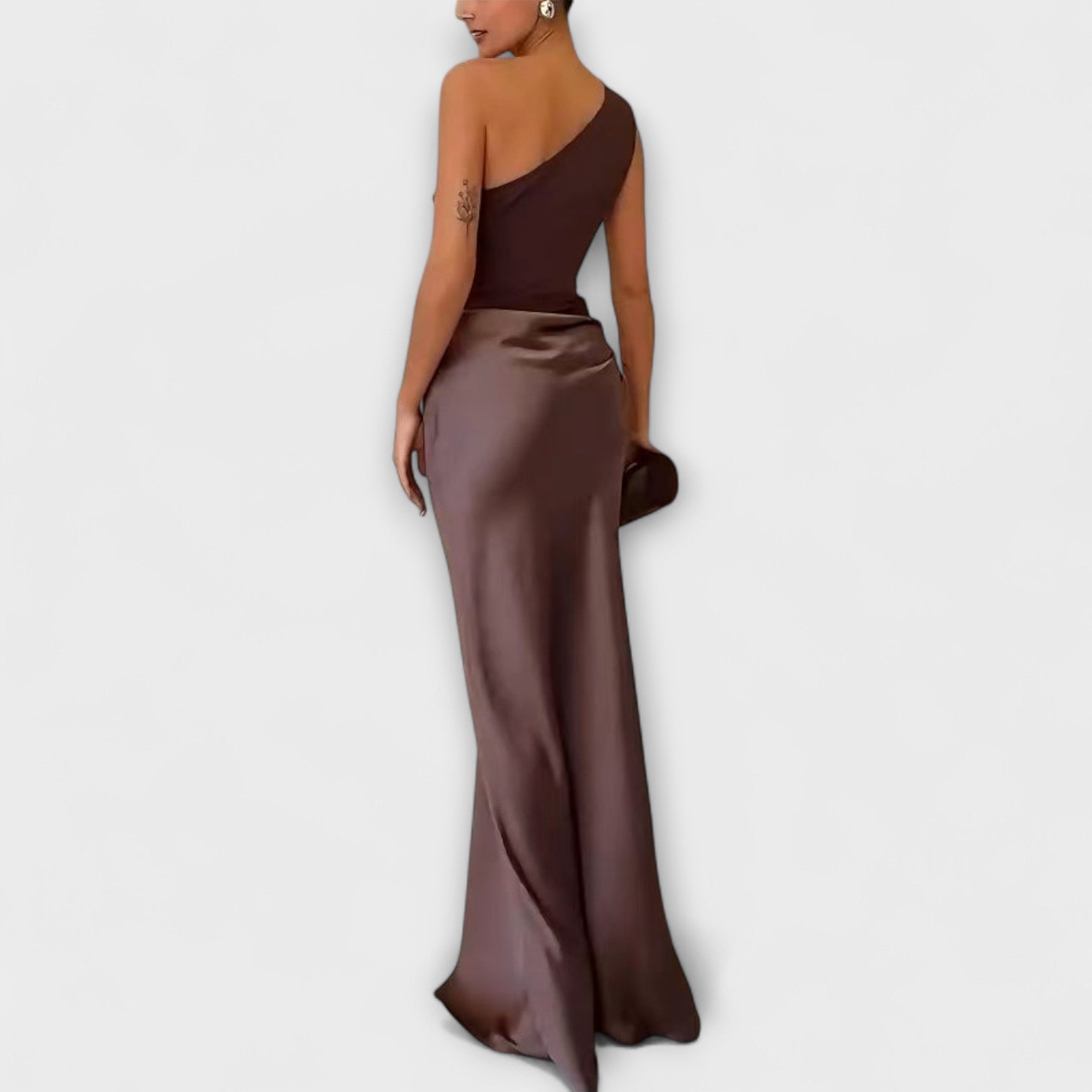 Emilia | Elegant Maxi Kjole med Én Skulder og Fald