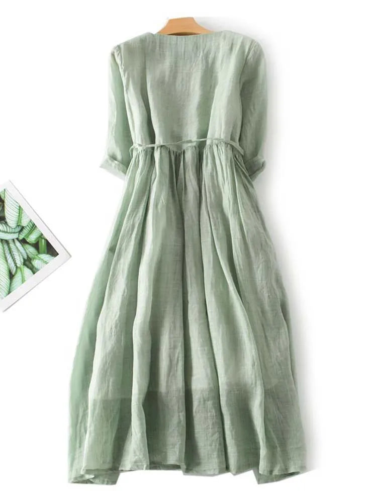 Arya - Kvindekjole i retro boho-stil med rund hals og snøret talje
