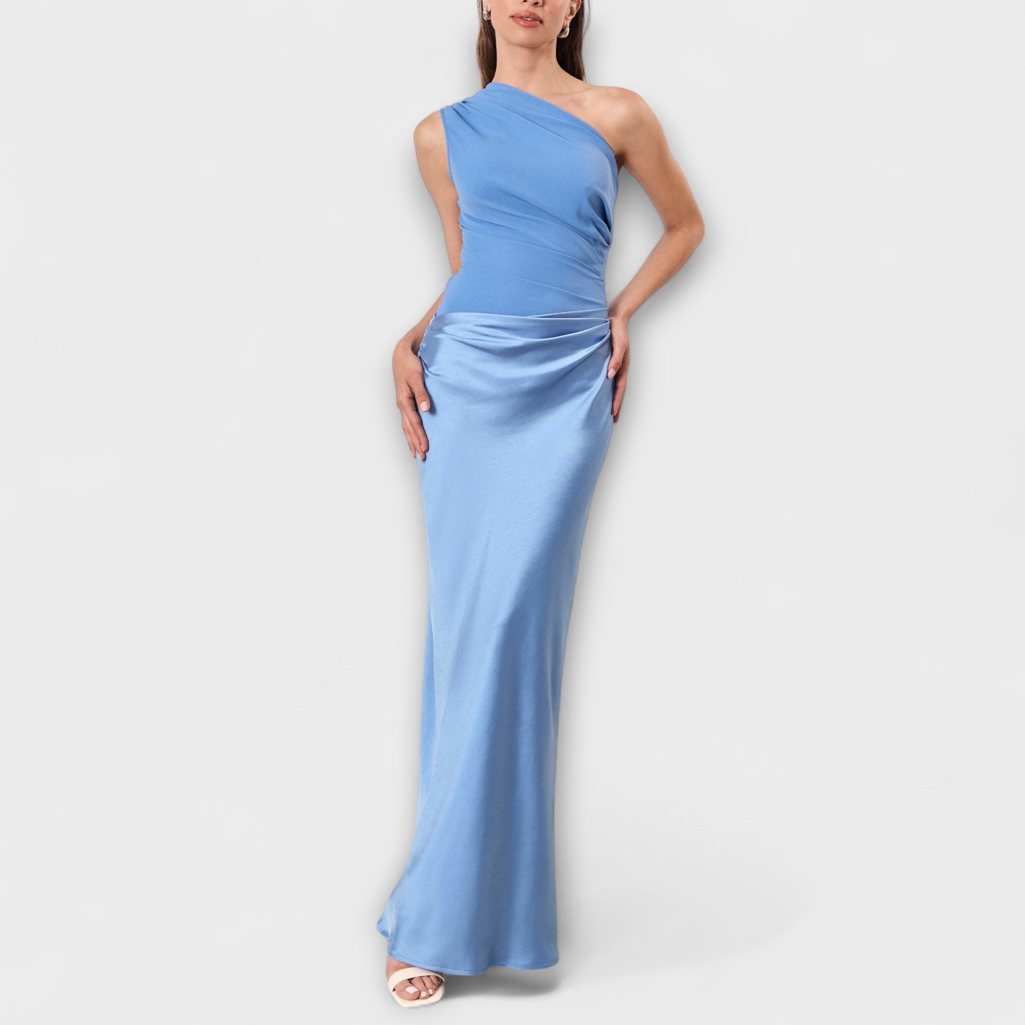 Emilia | Elegant Maxi Kjole med Én Skulder og Fald