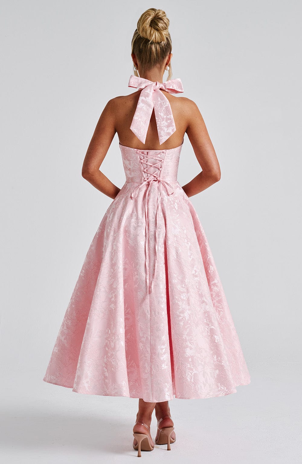 Adoria | Elegant Kjole med Amerikansk Udsnit