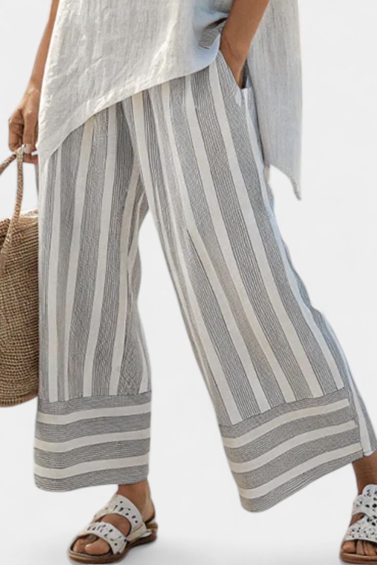 Daisy Komplett med Asymmetrisk Bluse og Bukser i Striber til Moderne og Elegant Stil