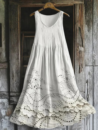 Margaux – Kjole med engelsk broderi