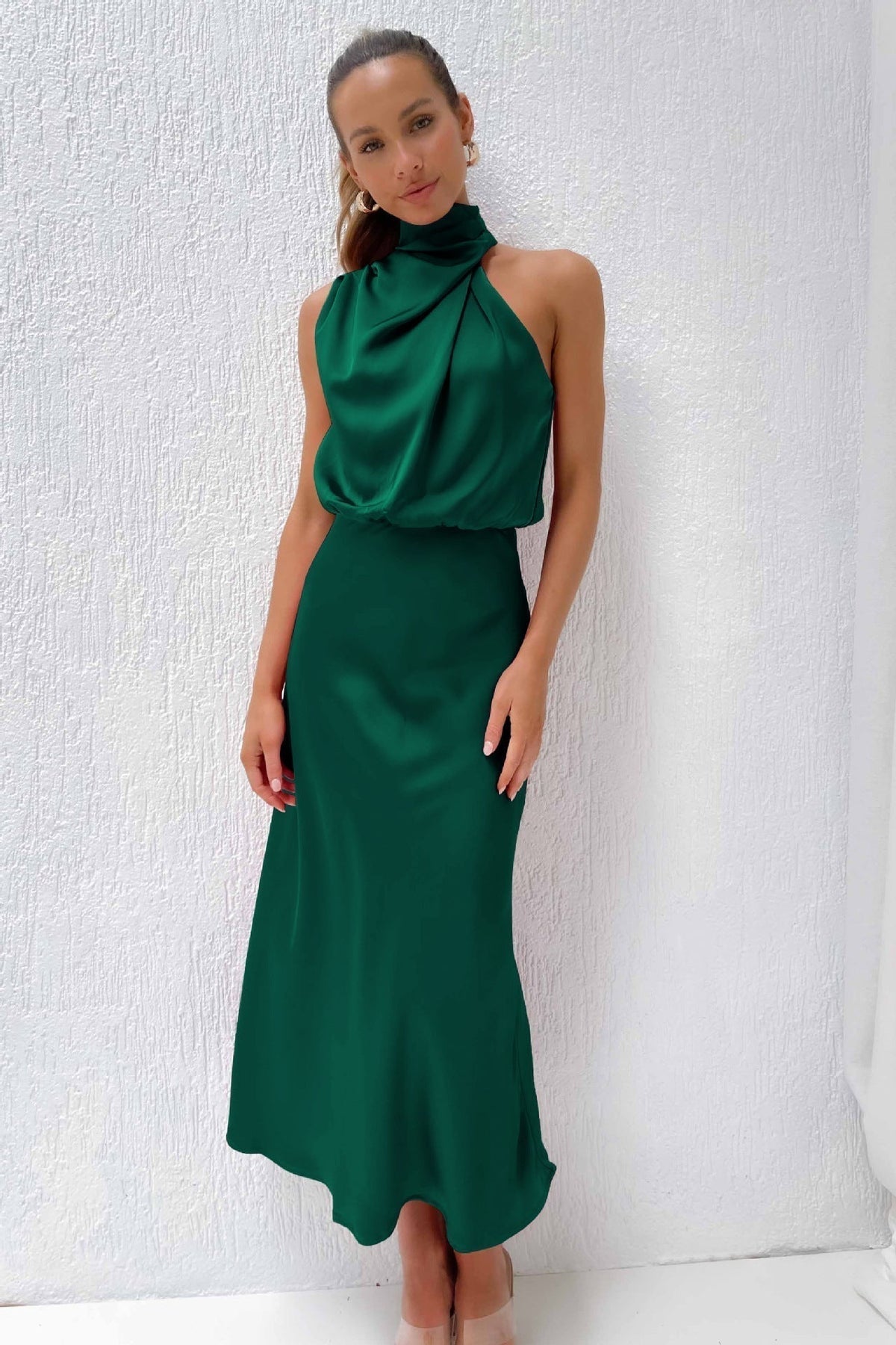 Benthe - Midi Kjole med Off-the-Shoulder Design