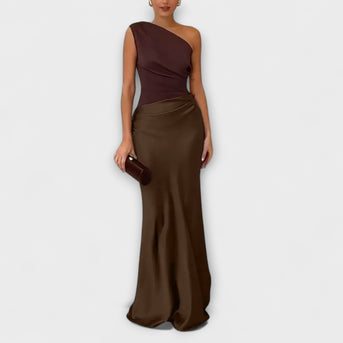 Emilia | Elegant Maxi Kjole med Én Skulder og Fald