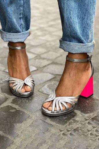 Naelle™ | Skinnende sandaler på en tyk elegant hæl